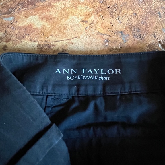 Ann Taylor Black Boardwalk Shorts With pockets, Size 8 - Picture 6 of 6